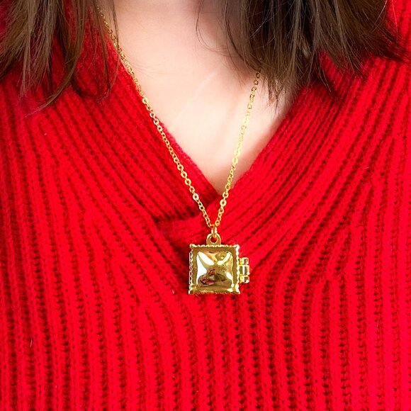 Ravioli Locket Necklace - Picture 1 of 4